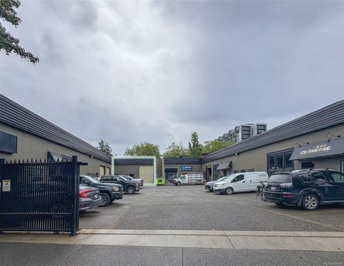 661 Alpha St, Victoria, BC, V8Z1B5 | Card Image