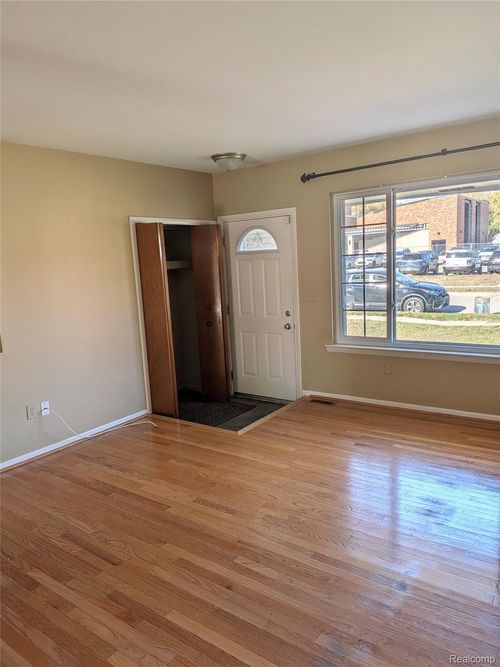 2165 Sunnyknoll Ave, Berkley, MI, 48072-1743 | Card Image