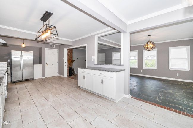 15-web-or-mls-208 S Andrews (10 of 37) | Image 15