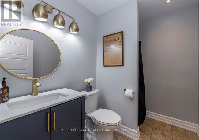 8061 Main St, House other with 3 bedrooms, 2 bathrooms and 3 parking in Everett ON | Image 13