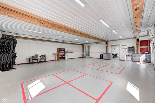 rec space in pole barn | Image 61