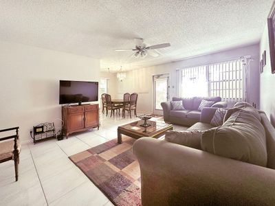 3001 - 3001 Cambridge A, Condo with 2 bedrooms, 1 bathrooms and null parking in Deerfield Beach FL | Image 2