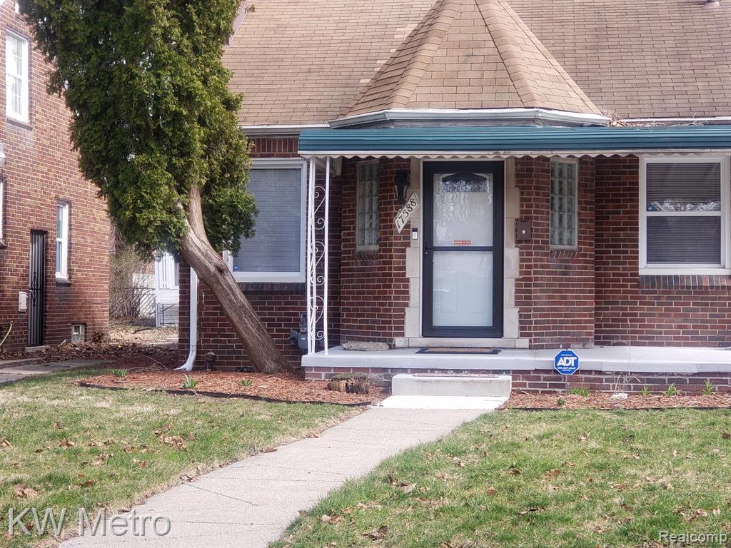 17588 Stansbury Street, Sold in Detroit Zoocasa