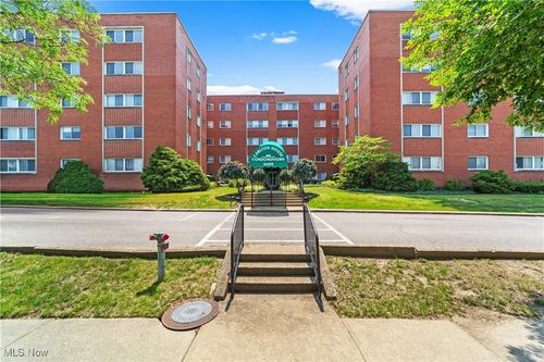 205-16100 Van Aken Boulevard, Shaker Heights, OH, 44120 | Card Image