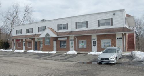 gl6-696 Amity Rd, Bethany, CT, 06524-3006 | Card Image