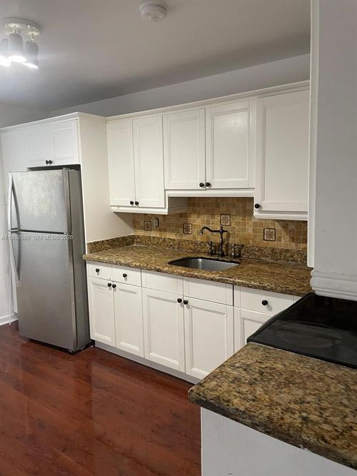 apt-5-222 Sw 1st St, Pompano Beach, FL, 33060-4619 | Card Image