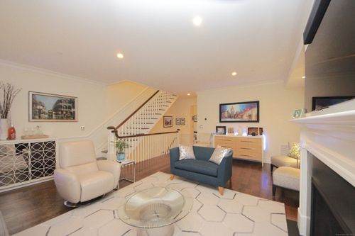 69 Riverdale Ave, Greenwich, CT, 06831-5054 | Card Image