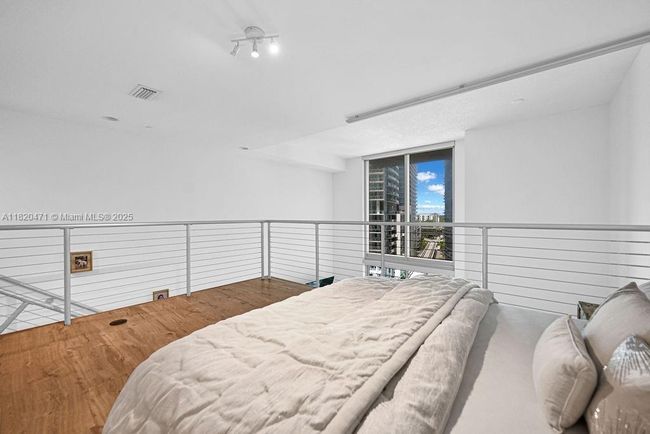 APT-806 - 1050 Brickell Ave, Condo with 1 bedrooms, 2 bathrooms and null parking in Miami FL | Image 22