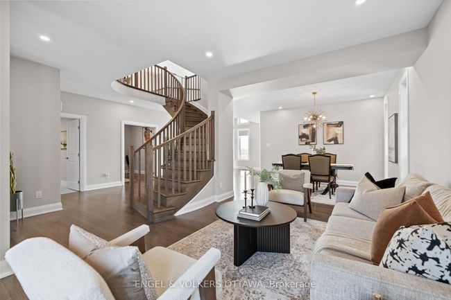 399 Longworth Ave, House other with 5 bedrooms, 4 bathrooms and 3 parking in Gloucester ON | Image 4