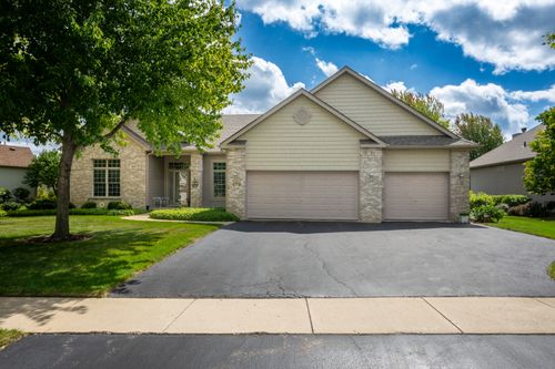 870 Woodland Dr, Antioch, IL, 60002-2740 | Card Image