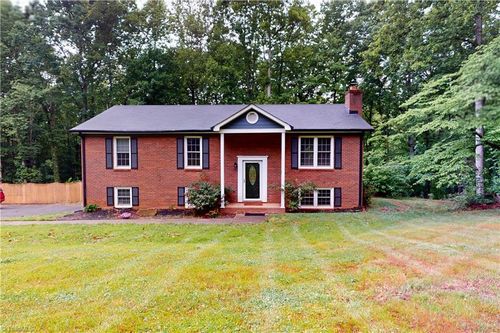1578 Twin Oaks Dr, King, NC, 27021-9792 | Card Image