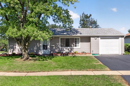 1622 W Celebrity Cir, Hanover Park, IL, 60133-5327 | Card Image