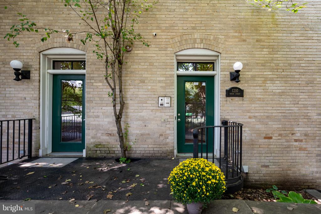 Residential Lease in ALEXANDRIA 4