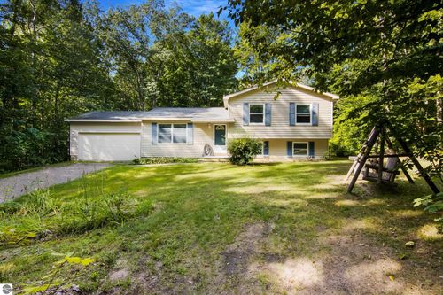 20922 Red Oak Dr, Lake Ann, MI, 49650-9633 | Card Image