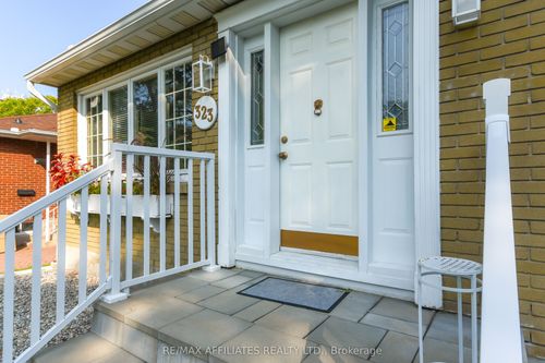 323 Fullerton Ave, Ottawa, ON, K1K1K2 | Card Image
