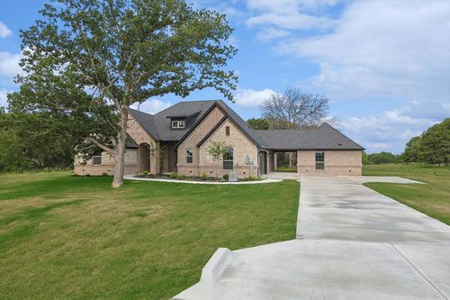 2084 Glenhollow Dr, Weatherford, TX, 76088-7415 | Card Image