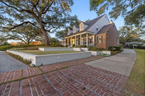 3381 E Lakeshore Dr, Baton Rouge, LA, 70808-2850 | Card Image