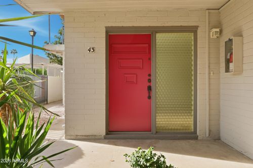 43-4102 E Calle Redonda, Phoenix, AZ, 85018-3768 | Card Image