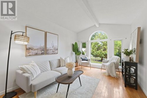 26 Mclachlan Pl, Guelph, ON, N1H8K4 | Card Image