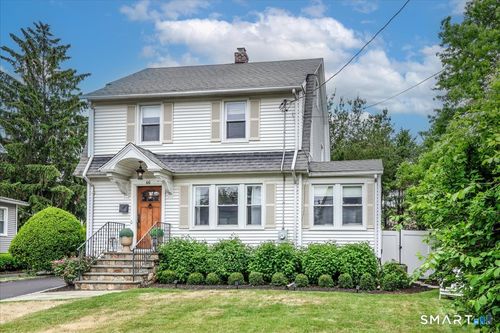 46 Reynolds Dr, Fairfield, CT, 06824-4618 | Card Image
