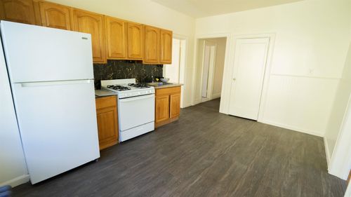 573 Avenue E, Bayonne, NJ, 07002 | Card Image