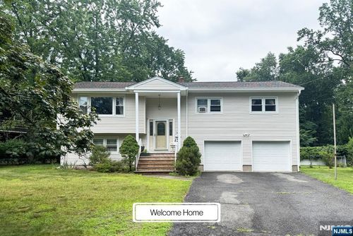 504 Corella Ct, Ridgewood, NJ, 07450-5403 | Card Image