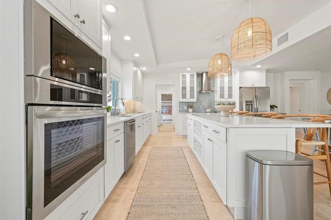 204 75 Th St, House other with 3 bedrooms, 2 bathrooms and null parking in HOLMES BEACH FL | Image 24