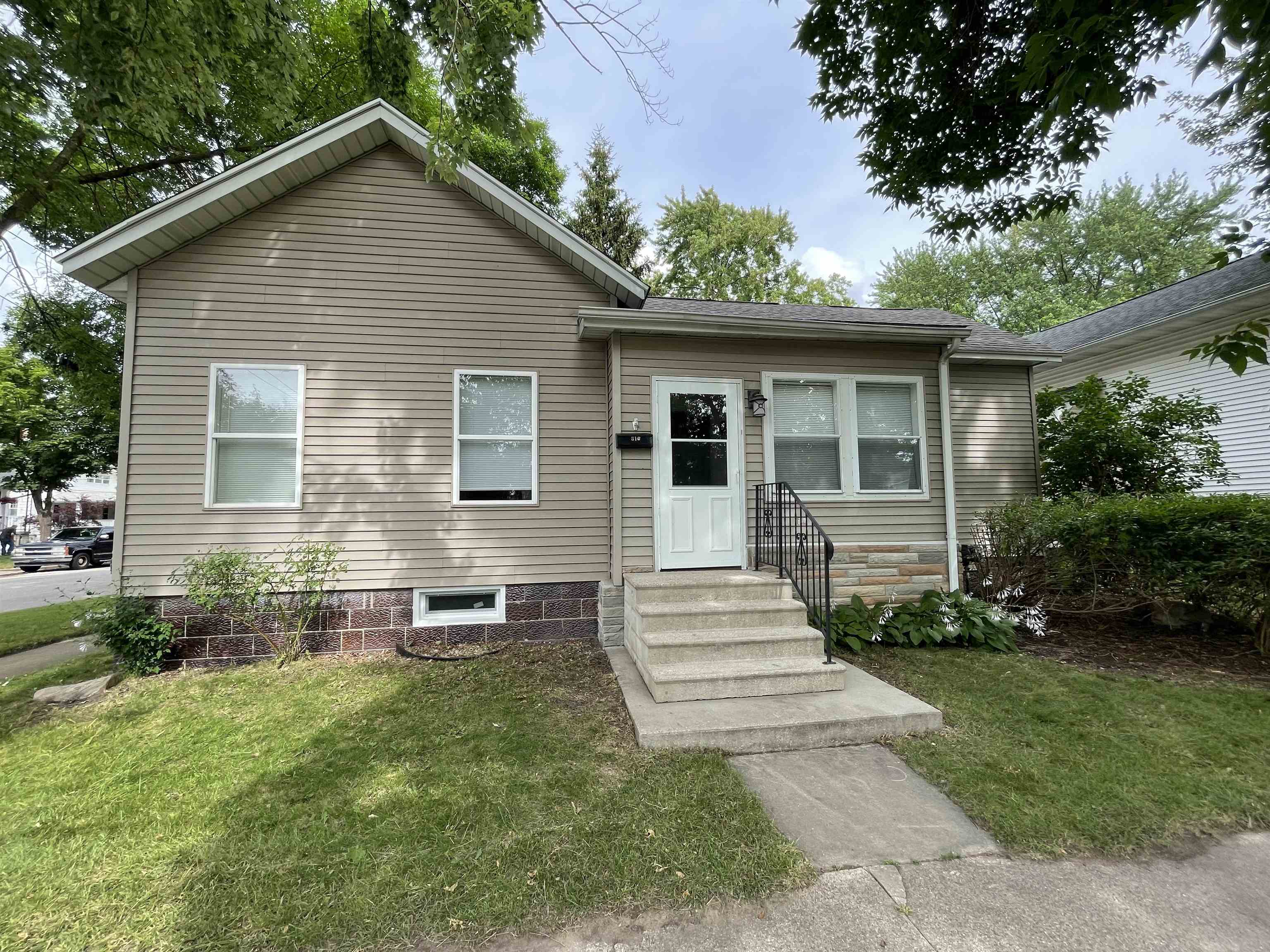 Warner St, Bay City, MI 48706