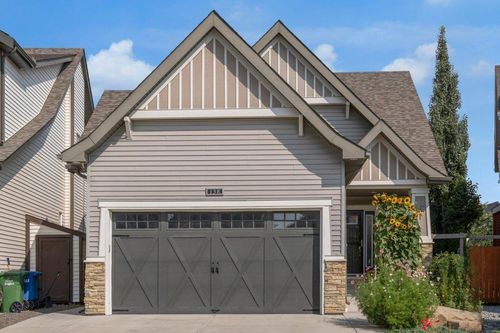 {{alt}} | Card Image