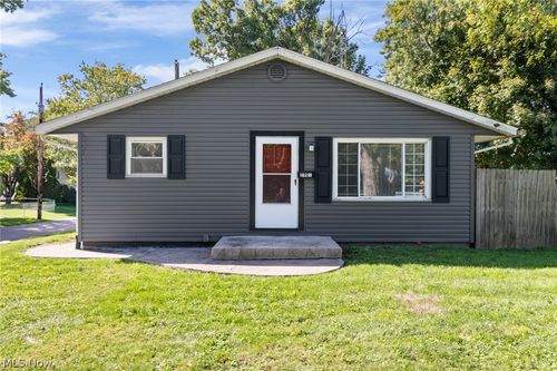 2901 Richmond Ave Ne, Canton, OH, 44705-4868 | Card Image