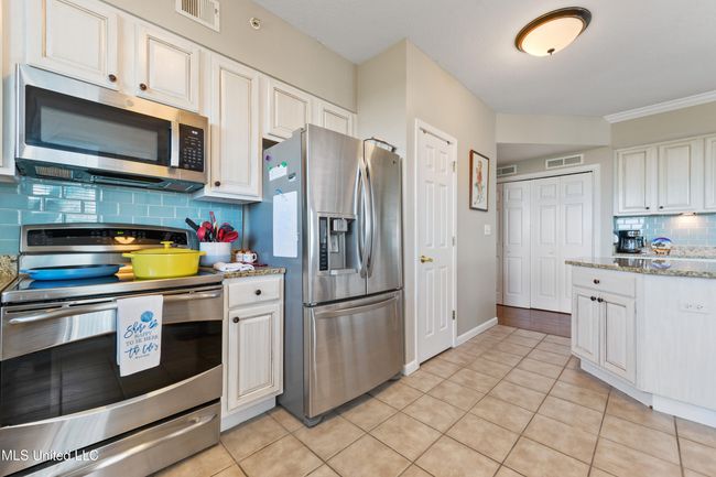 Kitchen | Image 6