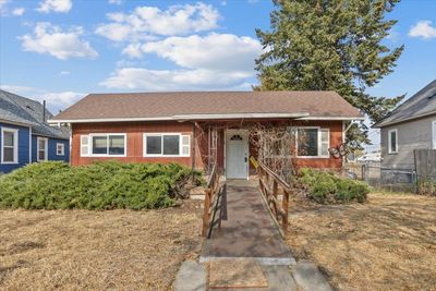 1608 W Spofford Ave, Home with 2 bedrooms, 2 bathrooms and null parking in Spokane WA | Image 1