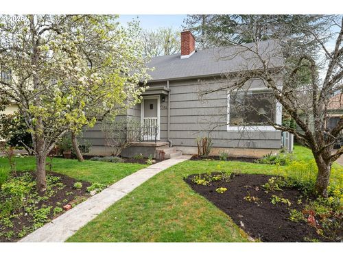 2045 Kincaid St, Eugene, OR, 97405 | Card Image