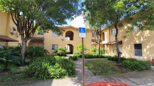 apt-201-33 E 20th St, Hialeah, FL, 33010-2746 | Card Image