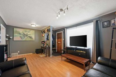 4904 50 St, House detached with 4 bedrooms, 2 bathrooms and 1 parking in Colinton AB | Image 2