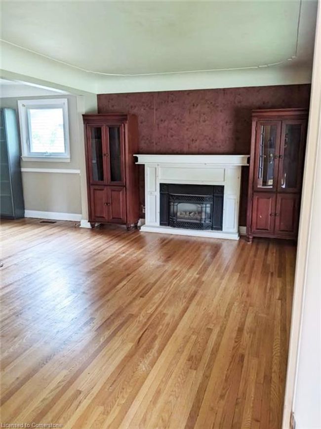 192 E 38 Th St, House other with 3 bedrooms, 2 bathrooms and 6 parking in Hamilton ON | Image 4