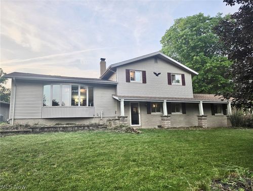 520 Brookpark Dr, Cuyahoga Falls, OH, 44223-2726 | Card Image