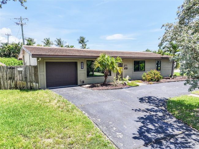 2141 Ne 49 Th St, House other with 3 bedrooms, 2 bathrooms and null parking in Lighthouse Point FL | Image 35
