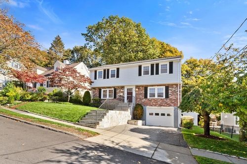 68 Lovell Rd, Watertown, MA, 02472-1224 | Card Image