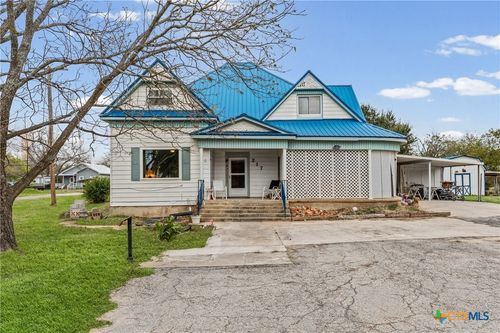 217 N 5th St, Lott, TX, 76656-4024 | Card Image