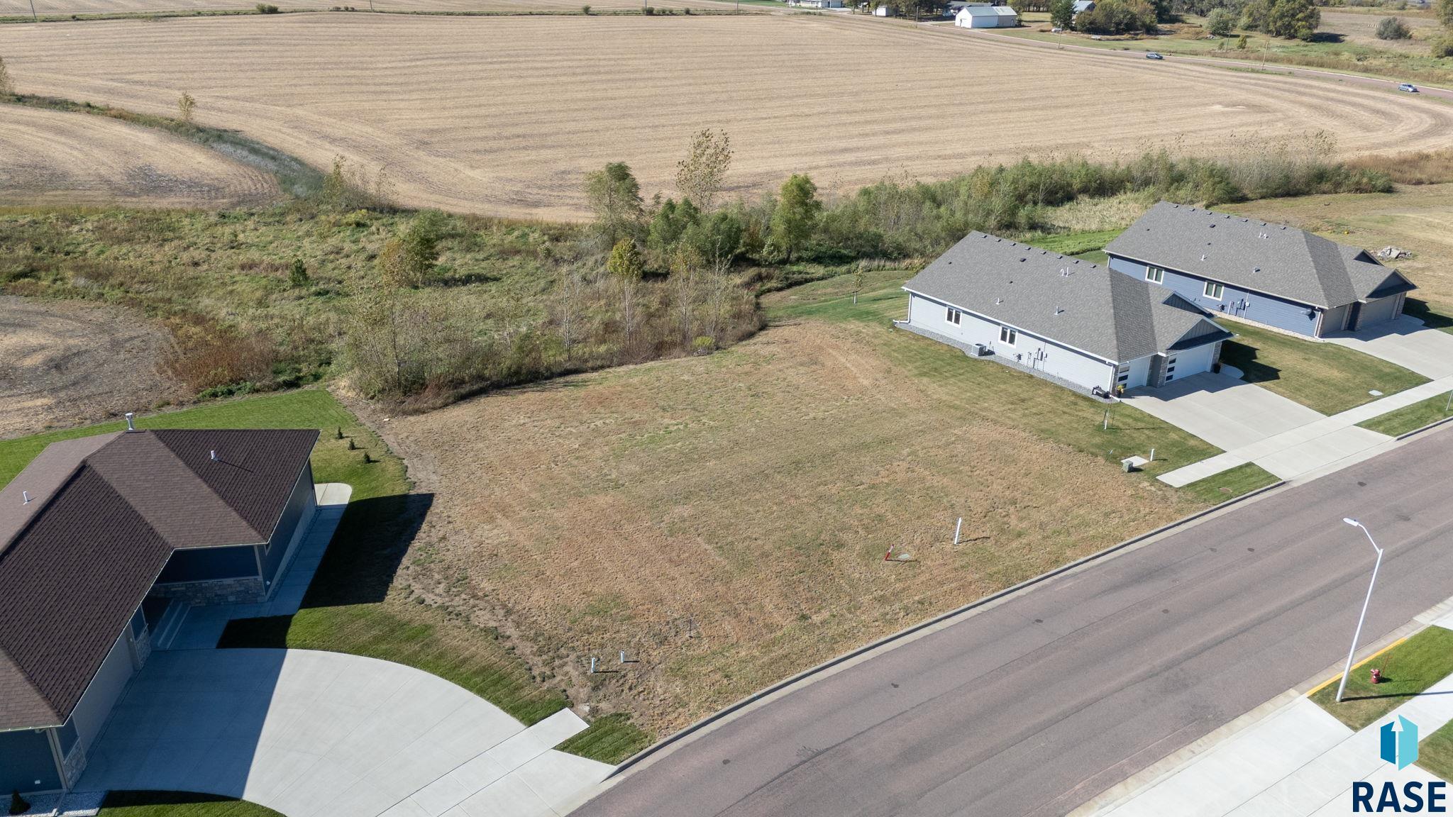 Land in Hartford 5