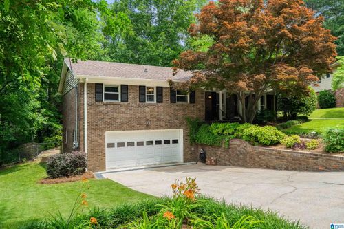 2221 Myrtlewood Dr, HOOVER, AL, 35216-5123 | Card Image