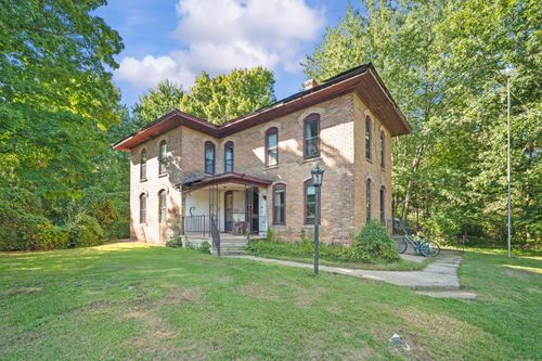 61760 66th Ave, Hartford, MI, 49057-9624 | Card Image