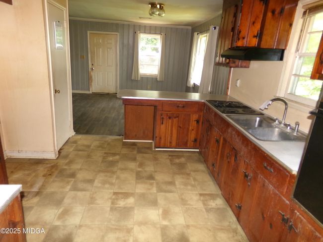 Kitchen | Image 19