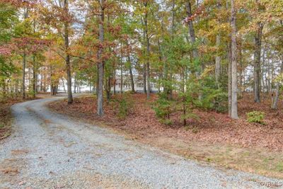 472 Shannon Glen Drive, House other with 3 bedrooms, 2 bathrooms and null parking in Louisa VA | Image 2