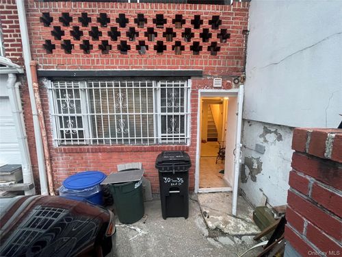 3035 82nd St, East Elmhurst, NY, 11370-1916 | Card Image