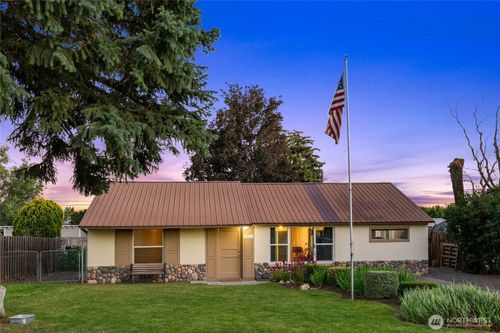 810 E Hobert Ave, Ellensburg, WA, 98926-3836 | Card Image