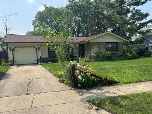 1060 Warwick Ln, Elk Grove Village, IL, 60007-4542 | Card Image
