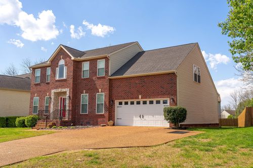 138 Grove Ln S, Hendersonville, TN, 37075-7001 | Card Image