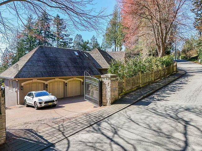 4660 S Piccadilly, House other with 5 bedrooms, 5 bathrooms and 3 parking in West Vancouver BC | Image 40